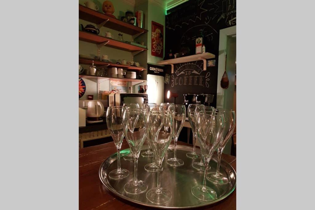 Vakantiewoning In Mol Centrum Met Eigen Bar "Casacuriosa" Εξωτερικό φωτογραφία