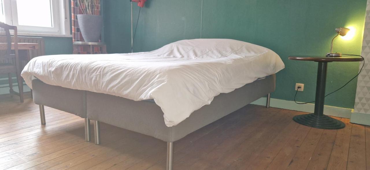 Vakantiewoning In Mol Centrum Met Eigen Bar "Casacuriosa" Εξωτερικό φωτογραφία